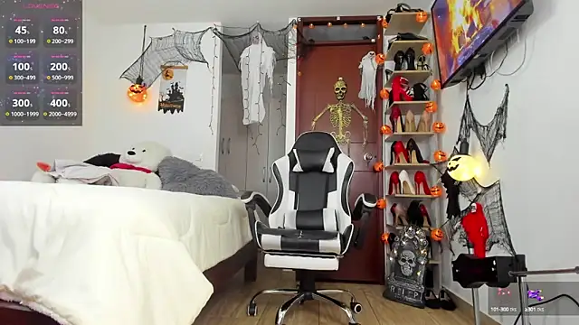 SophieBaker   online show from October 10, 2025, 1:59 am