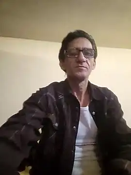 Snapshot of Zgodanilep chatting on February 3, 2025, 3:06 pm Zgodanilep online show from February 3, 2025, 3:06 pm