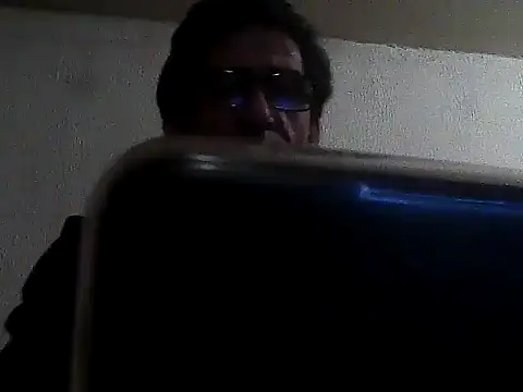 Snapshot of Zgodanilep chatting on February 4, 2025, 7:44 pm Zgodanilep online show from February 4, 2025, 7:44 pm