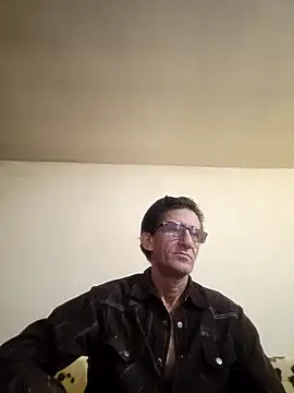 Snapshot of Zgodanilep chatting on February 6, 2025, 7:35 am Zgodanilep online show from February 6, 2025, 7:35 am
