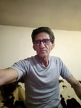 Snapshot of Zgodanilep chatting on February 6, 2025, 11:43 am Zgodanilep online show from February 6, 2025, 11:43 am