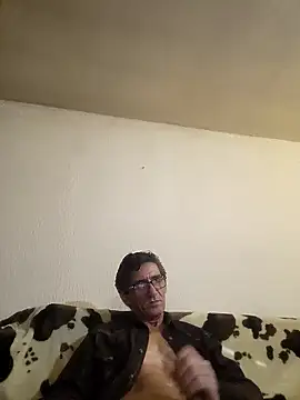 Snapshot of Zgodanilep chatting on February 9, 2025, 12:49 am Zgodanilep online show from February 9, 2025, 12:49 am