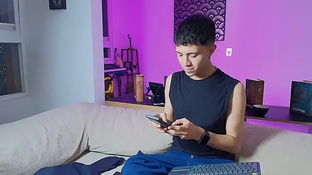 Snapshot of Justyn_Ross chatting on September 11, 2025, 12:44 am Justyn Ross online show from September 11, 2025, 12:44 am