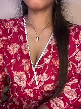 Snapshot of _riyaahahaha_ chatting on October 7, 2025, 11:29 am riyaahahaha online show from October 7, 2025, 11:29 am