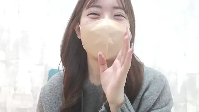 Snapshot of LOVE_MOMO_LOVE chatting on December 5, 2024, 11:49 am LOVE MOMO LOVE online show from December 5, 2024, 11:49 am