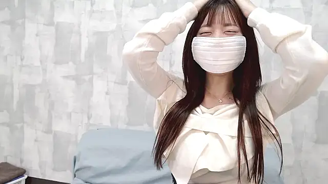 Snapshot of LOVE_MOMO_LOVE chatting on September 21, 2025, 12:18 pm LOVE MOMO LOVE online show from September 21, 2025, 12:18 pm