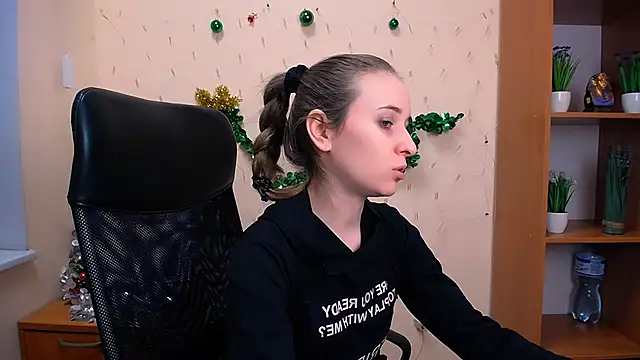 Snapshot of _Nicole_new chatting on December 18, 2024, 11:56 am  Nicole new online show from December 18, 2024, 11:56 am