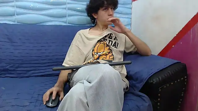 Snapshot of Felipe_Browns chatting on January 18, 2025, 1:18 pm Felipe Browns online show from January 18, 2025, 1:18 pm