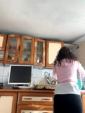 Snapshot of EmaSkyes chatting on November 1, 2025, 8:38 am EmaSkyes online show from November 1, 2025, 8:38 am