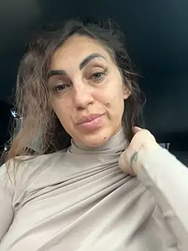 Snapshot of EmaSkyes chatting on November 5, 2025, 7:30 am EmaSkyes online show from November 5, 2025, 7:30 am