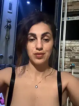 Snapshot of EmaSkyes chatting on November 7, 2025, 7:25 pm EmaSkyes online show from November 7, 2025, 7:25 pm