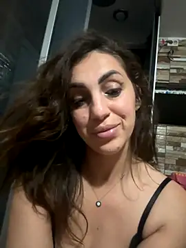 Snapshot of EmaSkyes chatting on November 9, 2025, 6:39 pm EmaSkyes online show from November 9, 2025, 6:39 pm