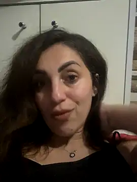 Snapshot of EmaSkyes chatting on November 10, 2025, 7:24 pm EmaSkyes online show from November 10, 2025, 7:24 pm