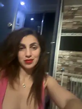 Snapshot of EmaSkyes chatting on November 11, 2025, 7:36 pm EmaSkyes online show from November 11, 2025, 7:36 pm