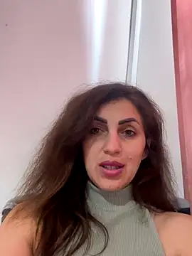 Snapshot of EmaSkyes chatting on November 14, 2025, 8:02 am EmaSkyes online show from November 14, 2025, 8:02 am