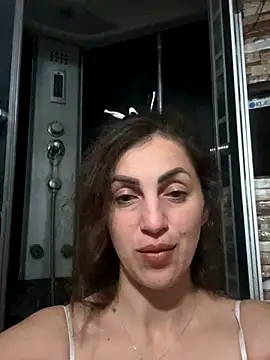 Snapshot of EmaSkyes chatting on November 17, 2025, 7:30 pm EmaSkyes online show from November 17, 2025, 7:30 pm