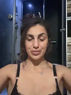 Snapshot of EmaSkyes chatting on November 18, 2025, 7:51 pm EmaSkyes online show from November 18, 2025, 7:51 pm