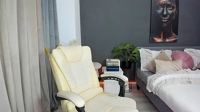 Snapshot of Sonia__Rey chatting on October 27, 2025, 1:59 pm Sonia Rey online show from October 27, 2025, 1:59 pm