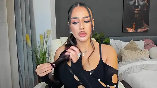 Snapshot of Sonia__Rey chatting on November 15, 2025, 1:25 am Sonia Rey online show from November 15, 2025, 1:25 am