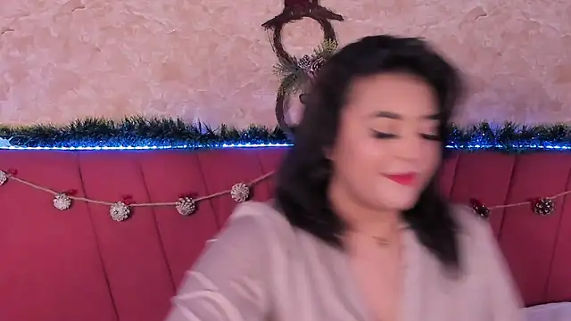 Snapshot of LorenaStevens chatting on December 31, 2024, 10:48 am LorenaStevens online show from December 31, 2024, 10:48 am