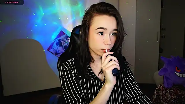 Kimiko   online show from February 19, 2025, 7:38 pm