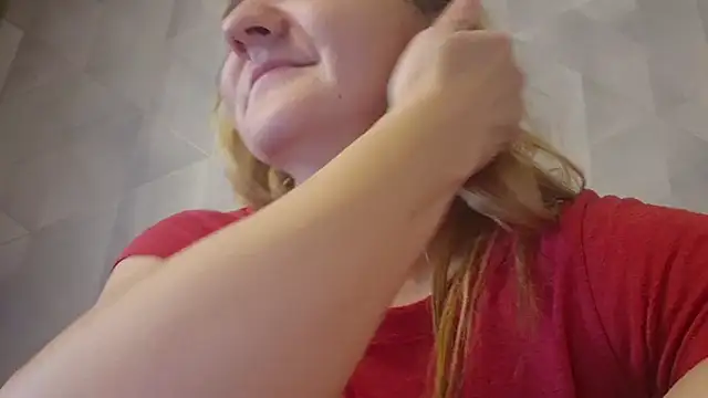 Snapshot of EstrellaWalters chatting on November 2, 2025, 6:16 am EstrellaWalters online show from November 2, 2025, 6:16 am