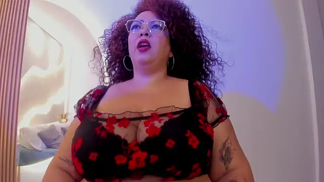 Snapshot of MaraaSweett chatting on November 8, 2025, 10:19 pm MaraaSweett online show from November 8, 2025, 10:19 pm