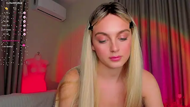 Snapshot of pretty_girlnextdoor chatting on September 12, 2025, 8:42 pm pretty girlnextdoor online show from September 12, 2025, 8:42 pm