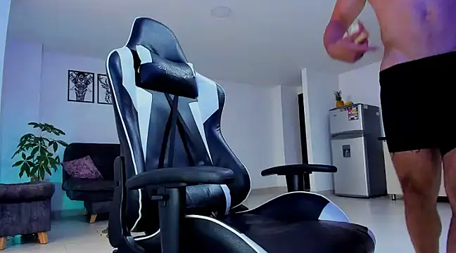 alexander collin02 online show from December 4, 2024, 11:52 am