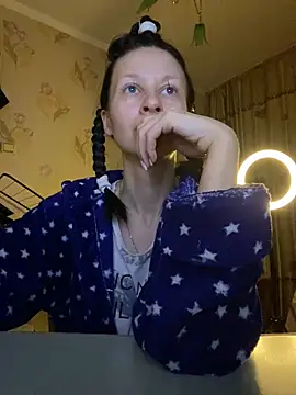 Snapshot of Starry_Siren chatting on February 11, 2025, 9:14 pm Starry Siren online show from February 11, 2025, 9:14 pm