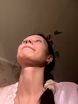 Snapshot of Starry_Siren chatting on December 4, 2025, 3:21 pm Starry Siren online show from December 4, 2025, 3:21 pm