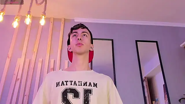 Snapshot of BrahmBelial_ chatting on March 5, 2025, 3:40 am BrahmBelial online show from March 5, 2025, 3:40 am