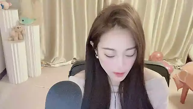 Snapshot of Daisy-77 chatting on January 22, 2025, 6:41 pm Daisy-77 online show from January 22, 2025, 6:41 pm