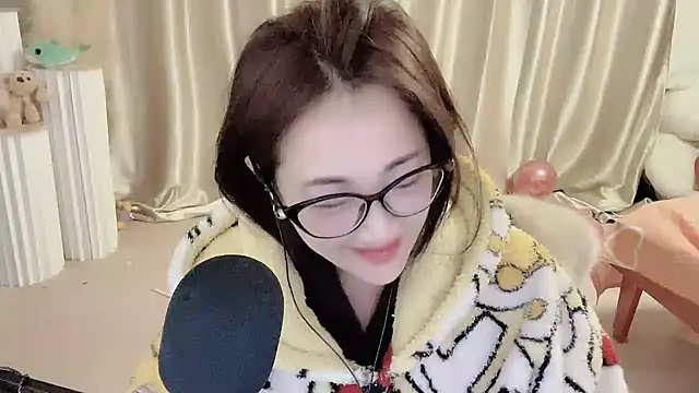 Snapshot of Daisy-77 chatting on January 24, 2025, 8:54 pm Daisy-77 online show from January 24, 2025, 8:54 pm