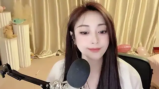 Snapshot of Daisy-77 chatting on February 4, 2025, 8:59 pm Daisy-77 online show from February 4, 2025, 8:59 pm