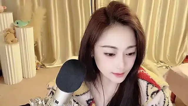 Snapshot of Daisy-77 chatting on February 13, 2025, 5:54 pm Daisy-77 online show from February 13, 2025, 5:54 pm