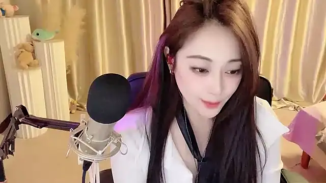 Snapshot of Daisy-77 chatting on February 19, 2025, 6:00 pm Daisy-77 online show from February 19, 2025, 6:00 pm