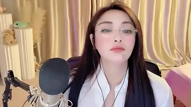 Snapshot of Daisy-77 chatting on February 23, 2025, 8:55 pm Daisy-77 online show from February 23, 2025, 8:55 pm