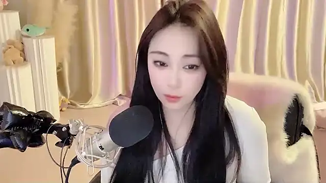 Snapshot of Daisy-77 chatting on March 6, 2025, 9:09 pm Daisy-77 online show from March 6, 2025, 9:09 pm