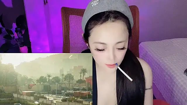 Snapshot of Daisy-77 chatting on December 14, 2025, 2:00 pm Daisy-77 online show from December 14, 2025, 2:00 pm