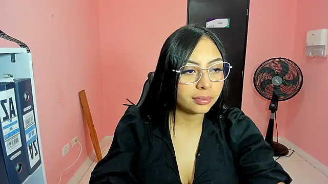 Snapshot of AlanaPetterson chatting on December 7, 2024, 12:56 pm AlanaPetterson online show from December 7, 2024, 12:56 pm