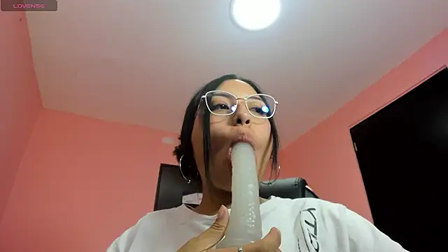 Snapshot of AlanaPetterson chatting on December 19, 2024, 5:29 pm AlanaPetterson online show from December 19, 2024, 5:29 pm