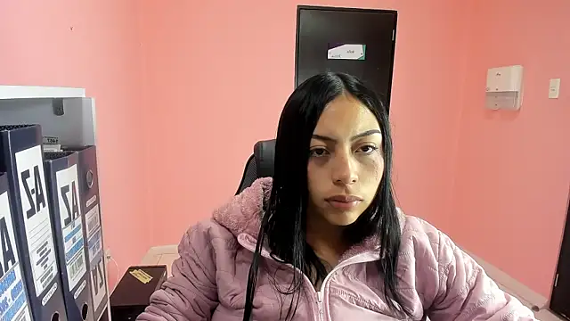 Snapshot of AlanaPetterson chatting on February 8, 2025, 1:33 pm AlanaPetterson online show from February 8, 2025, 1:33 pm