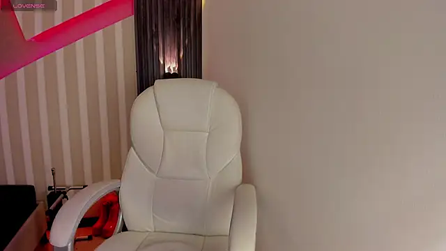 emily layton online show from March 3, 2025, 3:20 pm