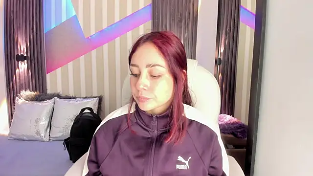 emily layton online show from November 25, 2025, 3:23 pm