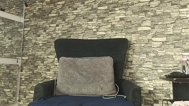 Snapshot of alondrabigtits chatting on November 22, 2025, 12:37 pm alondrabigtits online show from November 22, 2025, 12:37 pm