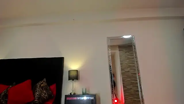 Snapshot of RileySkye chatting on January 17, 2025, 8:13 am RileySkye online show from January 17, 2025, 8:13 am