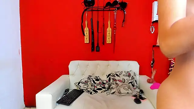 Snapshot of MIA_SOPHIA1 chatting on January 28, 2025, 7:32 am MIA SOPHIA1 online show from January 28, 2025, 7:32 am