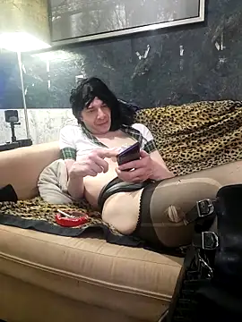 Doggyray44 online show from January 18, 2025, 3:38 pm