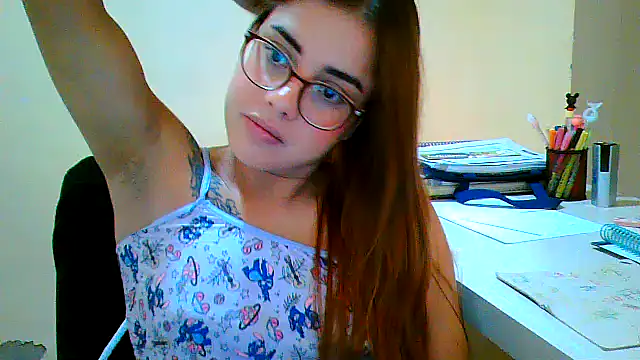 Snapshot of maliamiller chatting on March 23, 2025, 9:10 am maliamiller online show from March 23, 2025, 9:10 am